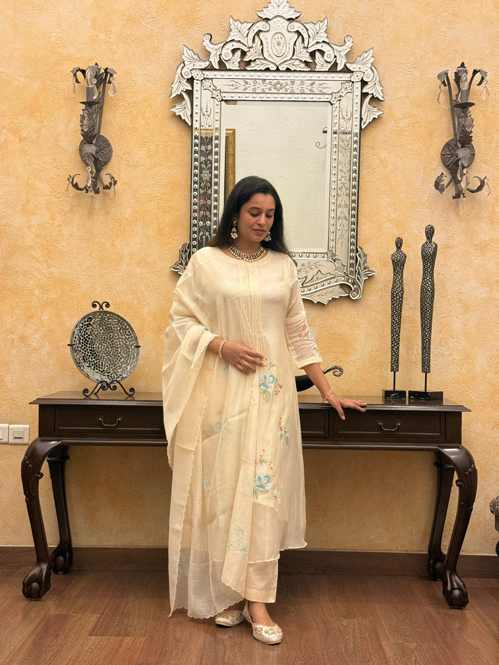 Vanilla White Appliqué Mul Chanderi Kurta Set