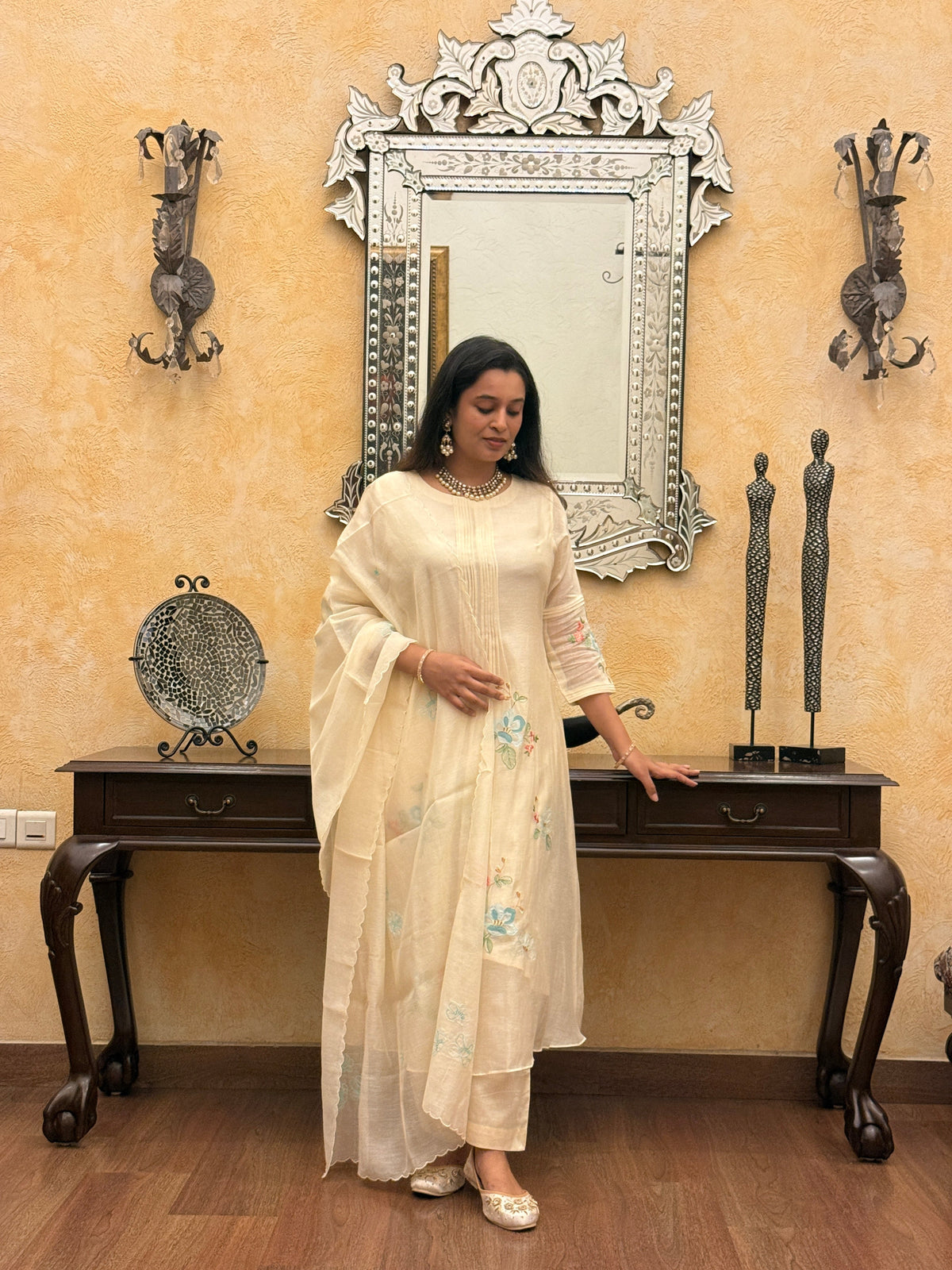 Vanilla White Appliqué Mul Chanderi Kurta Set