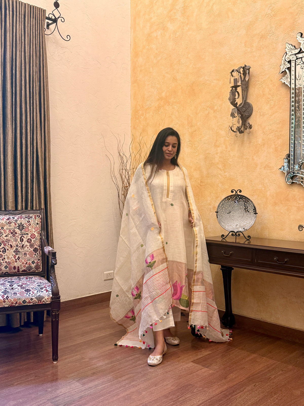 Dhara White Jamdani Paithani Unstitched Fabric Set