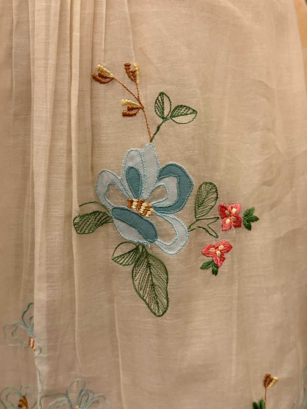 Vanilla White Appliqué Mul Chanderi Kurta Set