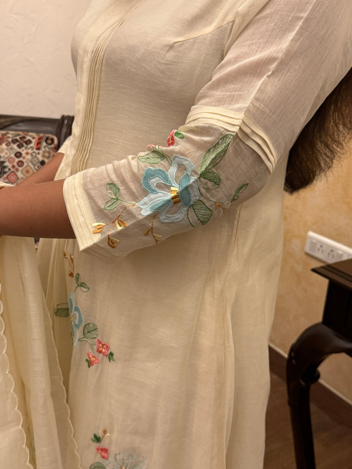 Vanilla White Appliqué Mul Chanderi Kurta Set