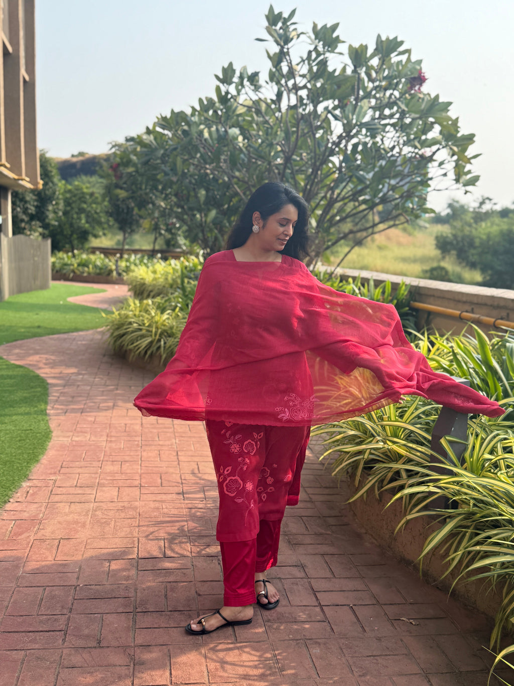 Scarlet Red Floral Appliqué Mul Chanderi Kurta Set