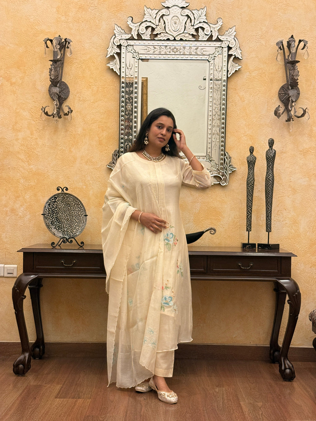 Vanilla White Appliqué Mul Chanderi Kurta Set