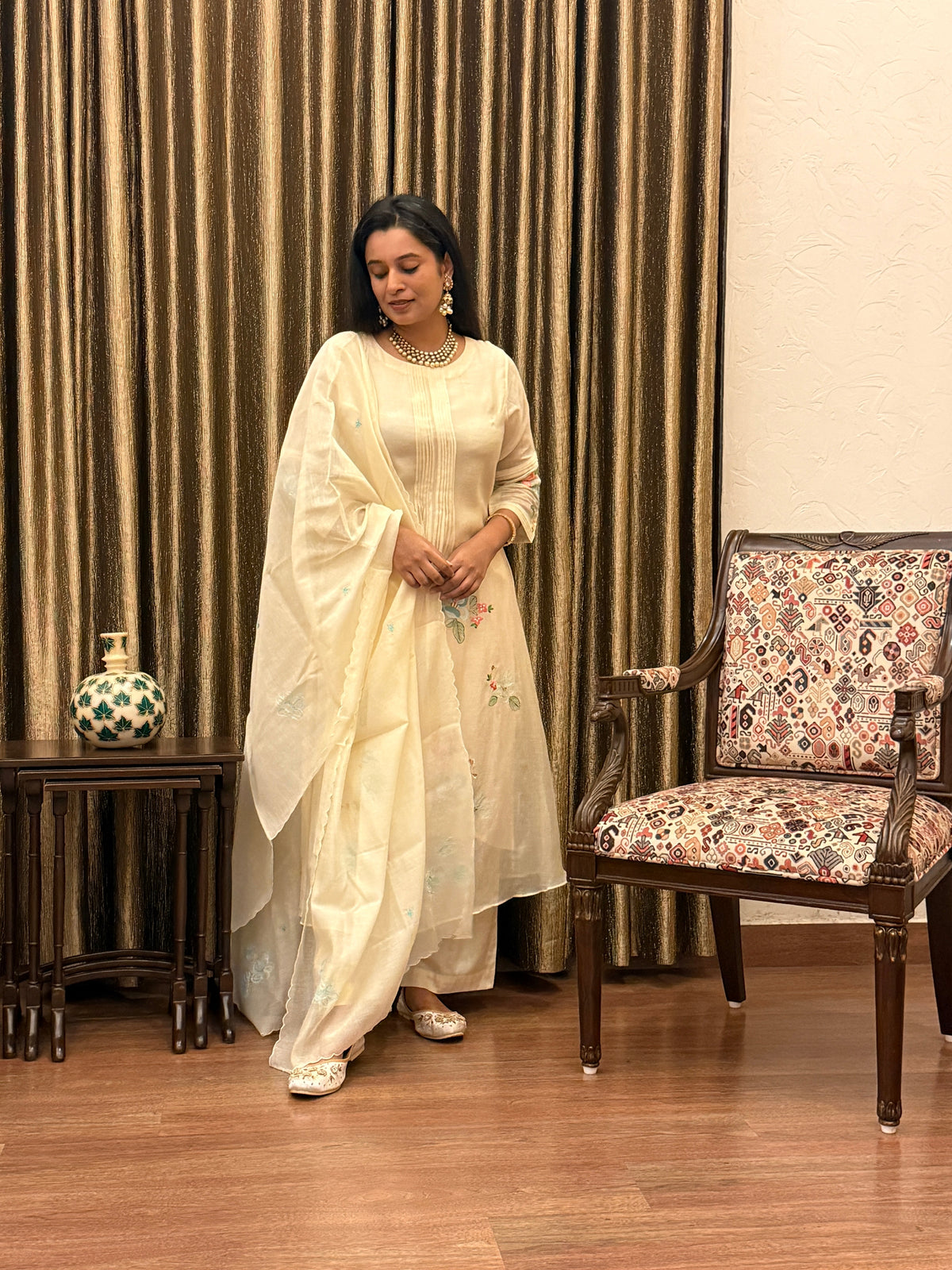 Vanilla White Appliqué Mul Chanderi Kurta Set