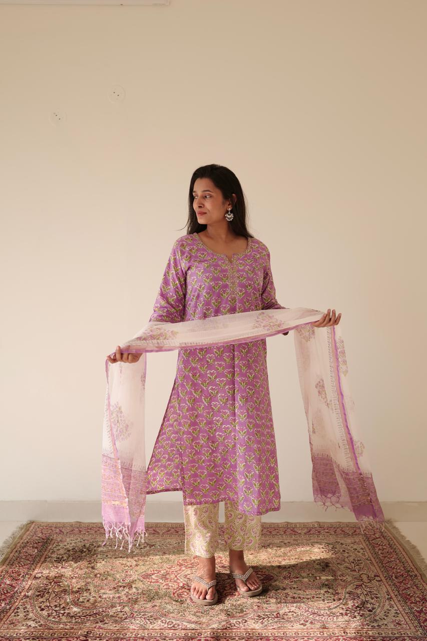 Lilac butti Hand Embroidered Set