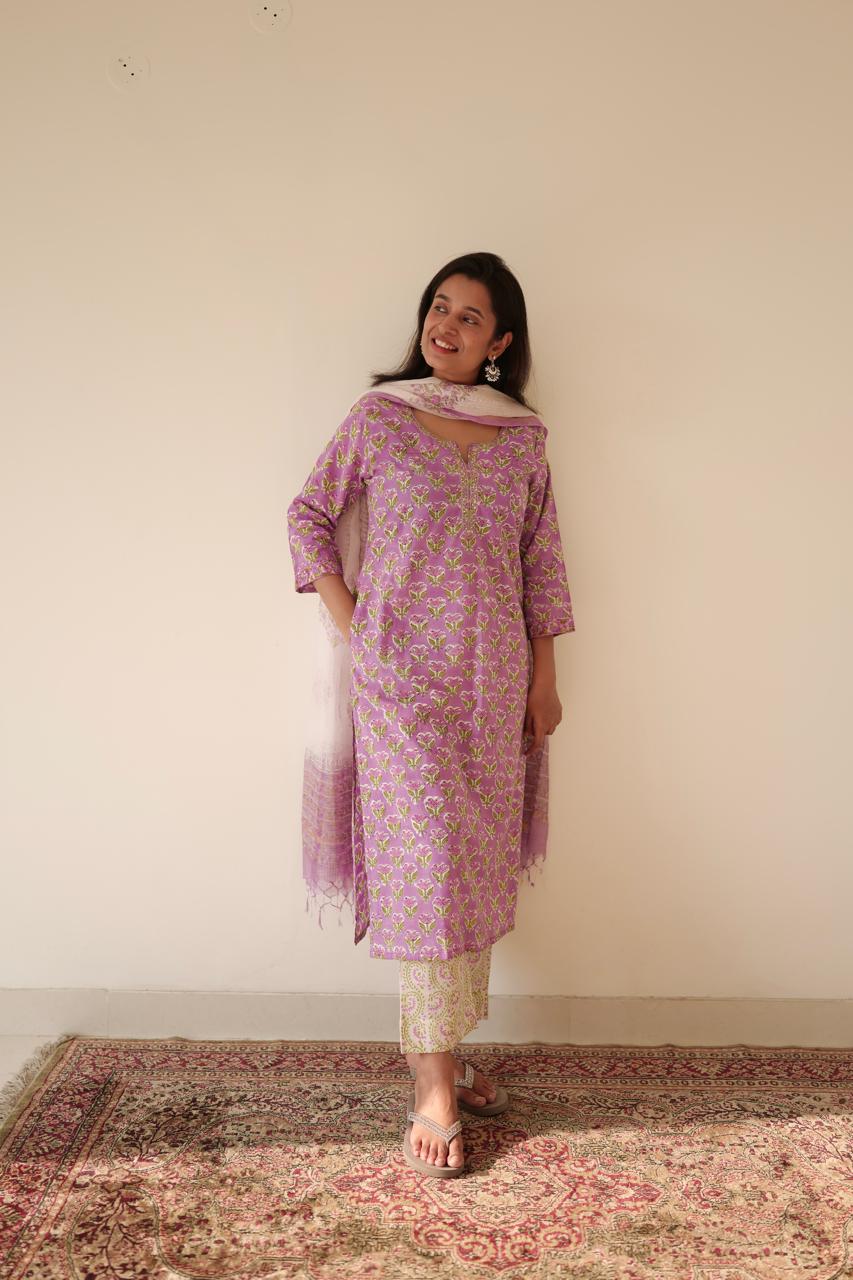 Lilac butti Hand Embroidered Set