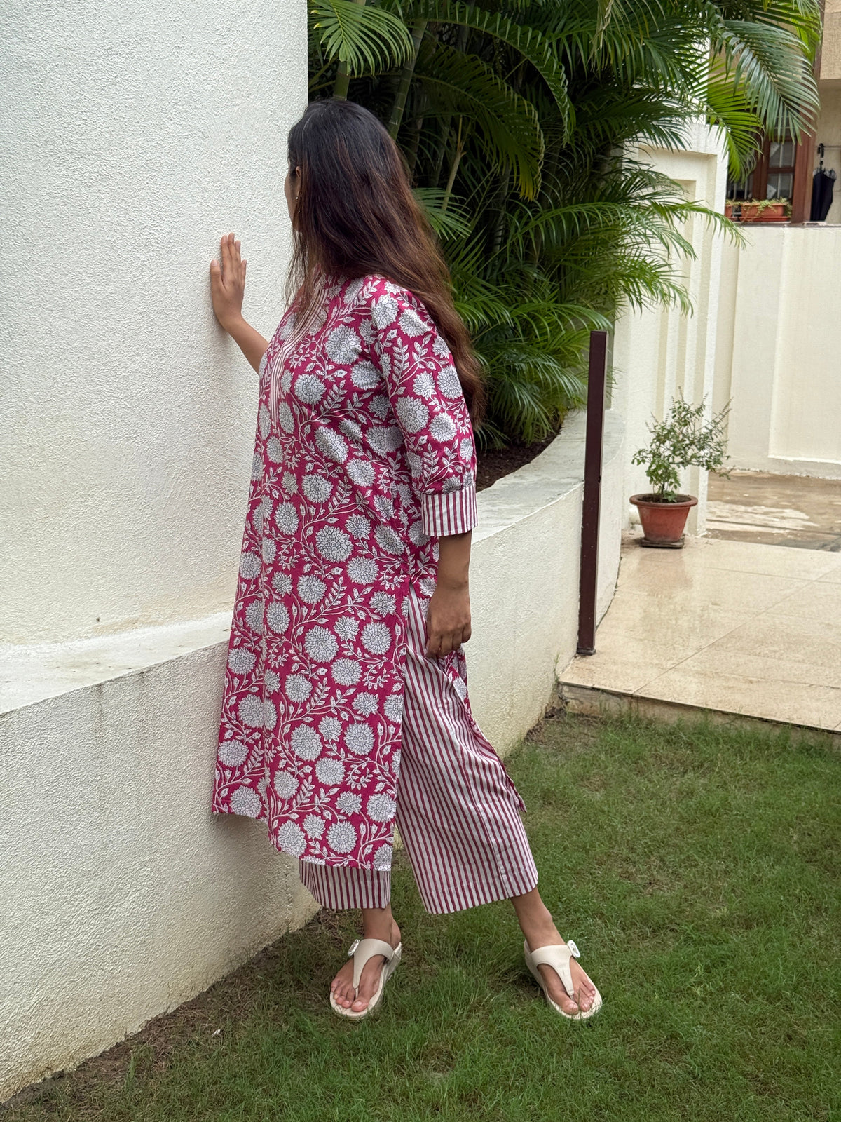 Gulnar Hand Block Printed Cotton Kurti Pant Set | Fuchsia Floral | KanthaIndia